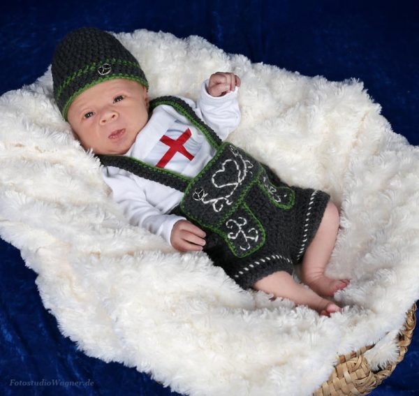 Baby in Tracht, Babyfotograf Wagner München