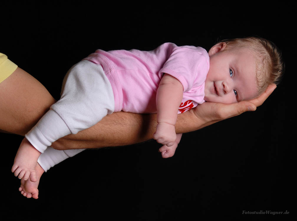 Baby Portrait auf der Hand