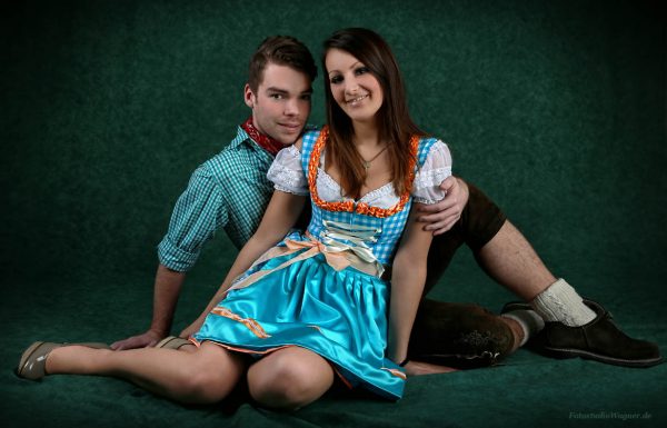 Paar Fotoshooting im Tracht: Fotostudio Wagner München